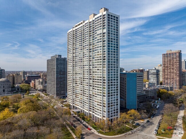 Building Photo - 2800 N Lake Shore Dr Unit 611 Rental