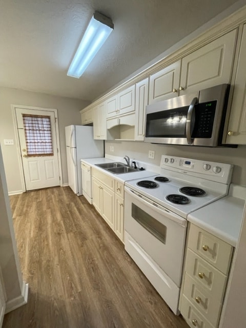 Photo - 504 Edgecliff Ln