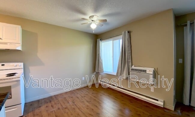 Photo - 875 Badke Rd