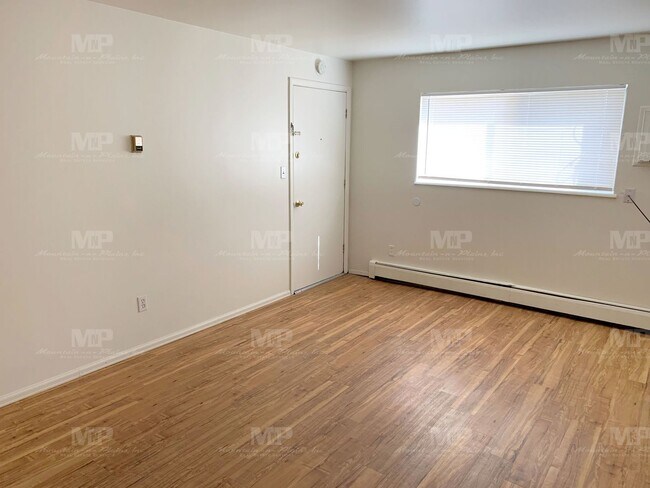 Photo - 2909 Sumac St Unit 2909 Sumac St. #D 213-4