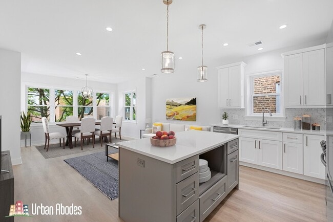 Photo - 6423 N Washtenaw Ave Unit J05W