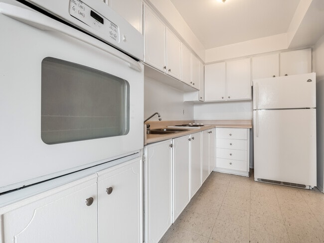 Photo - 3801 Riverside Drive East