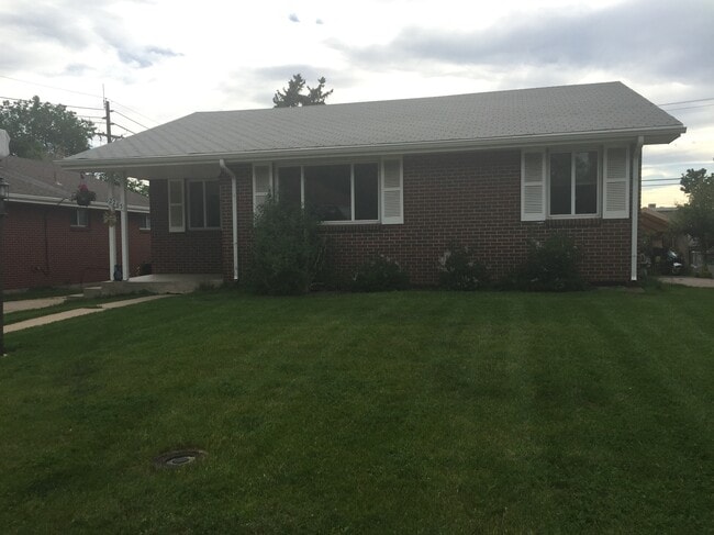 Photo - 2285 S Birch St House