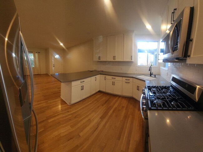 Photo - Well maintained 5 bedroom 2 bath with garage