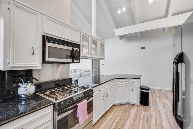 Photo - 612 W Northgate Dr