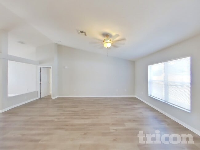 Photo - 13029 Centennial St