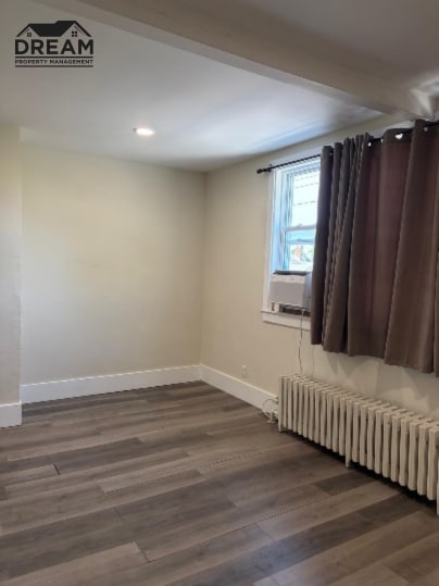 Photo - 266 Russell St S