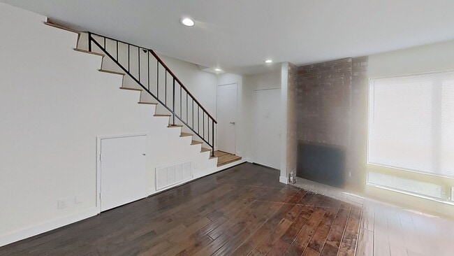 Photo - Newly Renovated 2 Bed / 2.5 Bath Townhome in North Hills