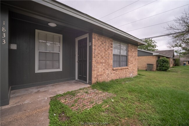 Photo - 1833 Wilde Oak Cir Rental