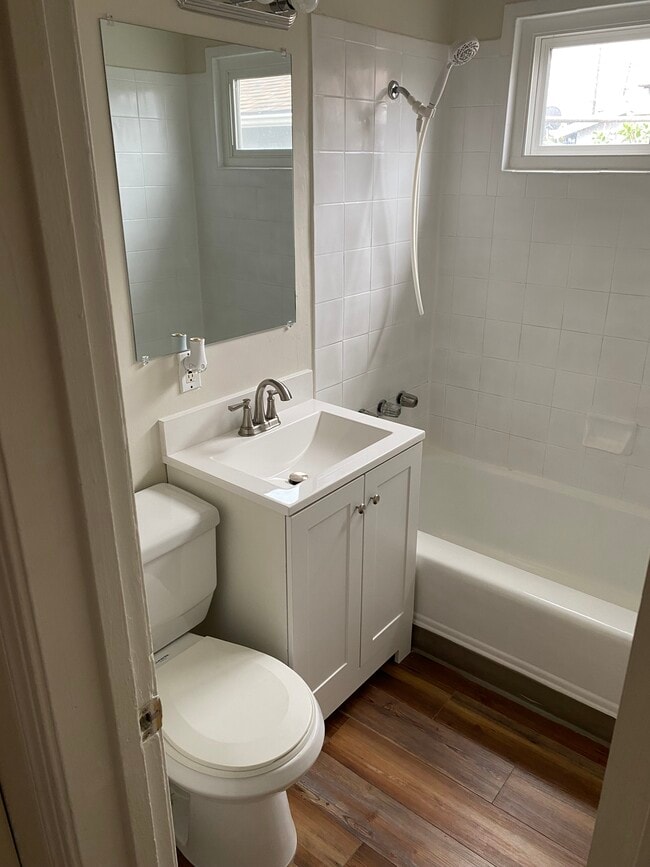 Photo - 1246 80th Ave Unidad Duplex