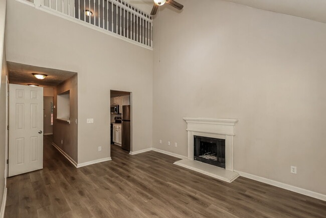 Photo - 4423 Ravenwood Dr