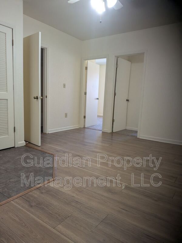 Photo - 114 E 3rd St