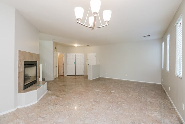 Photo - 1303 E Julian Dr