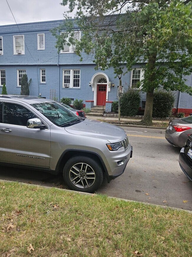 Cozy One Bedroom, One Bath Condo in Ghent Unit 2B Condo for Rent in