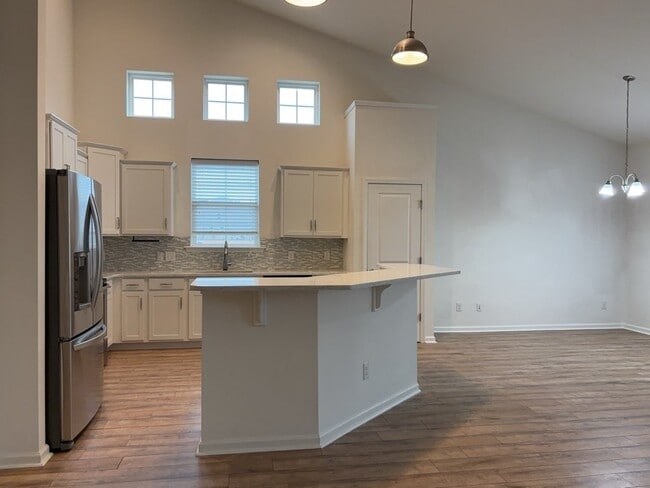 Photo - 3084 Adventure Way