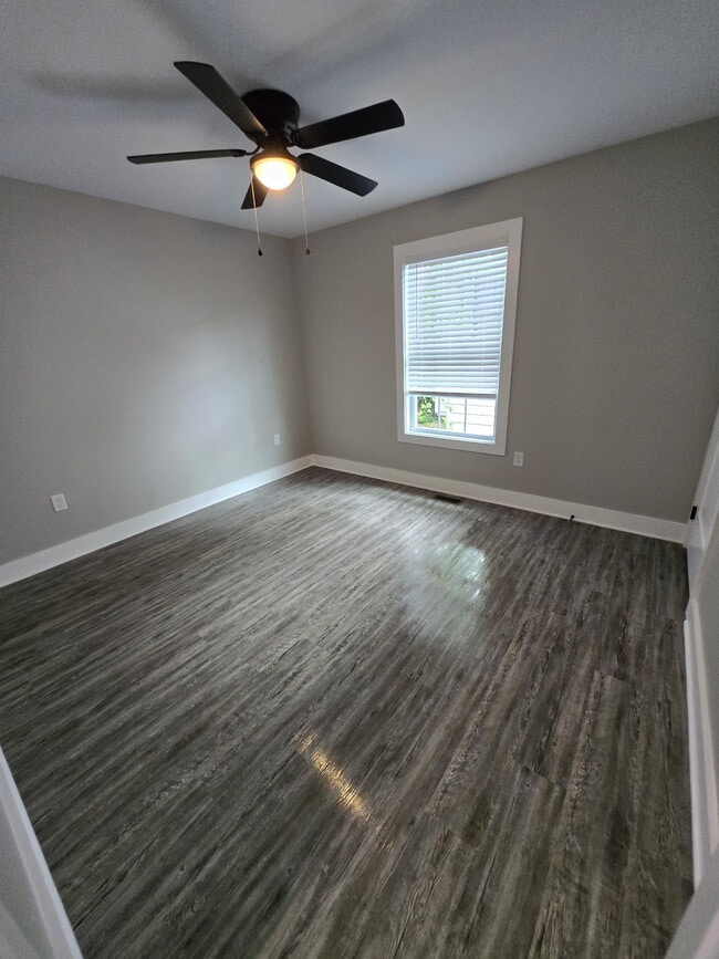 Photo - 303 E St