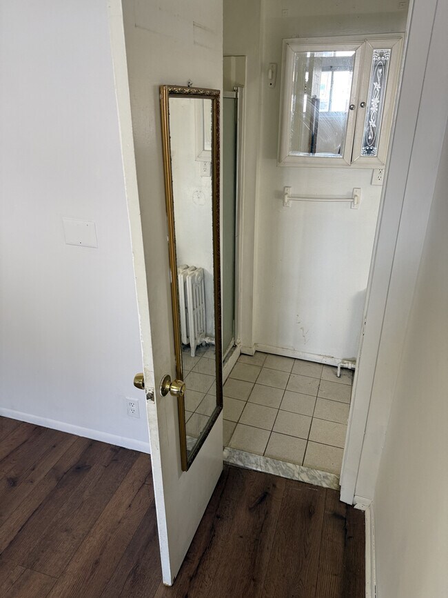 Photo - 831 King Georges Rd