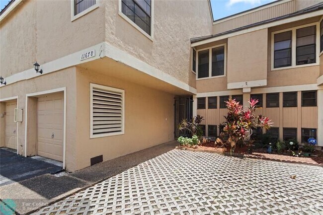 Building Photo - 11678 NW 20th Dr Rental