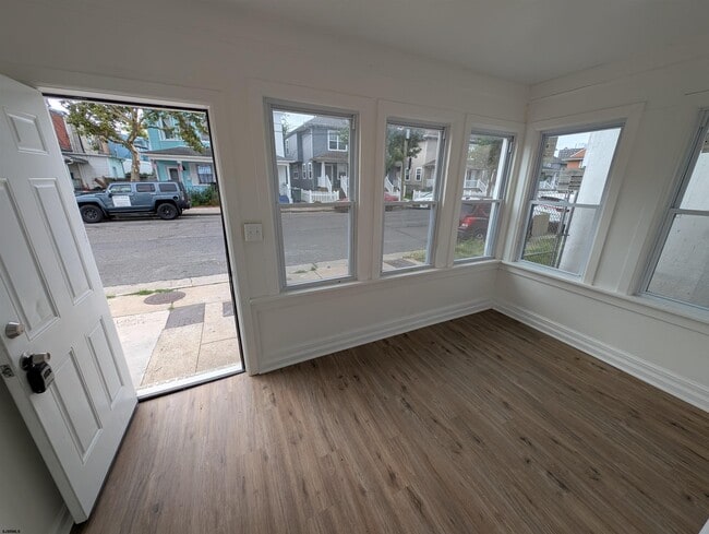 Photo - 1111 Adriatic Ave