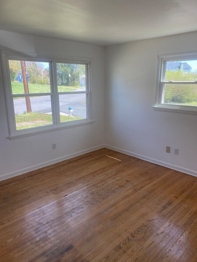 Photo - 1821 Taylor St