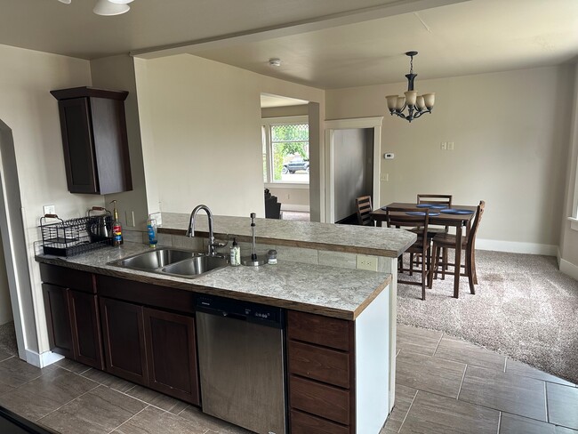 Photo - 518 E Augusta Ave