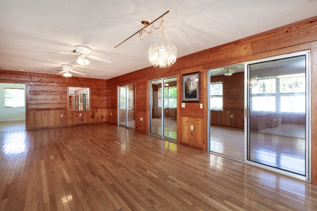 Photo - 331 Roberts Rd