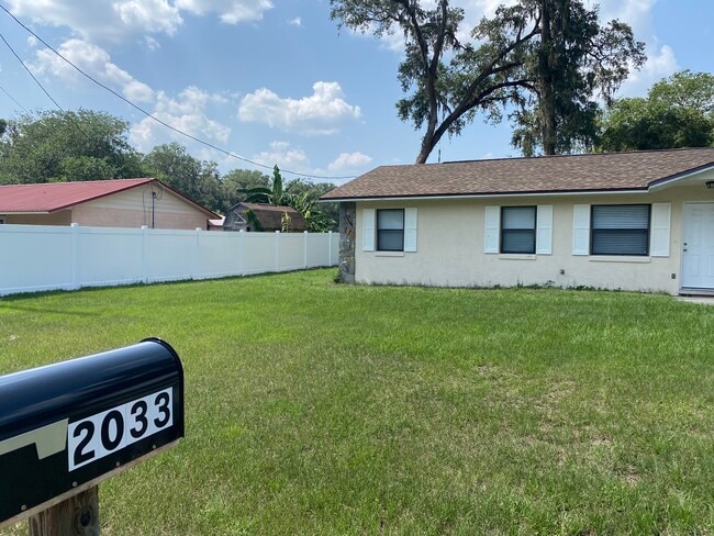 Photo - 2033 NE 59th St