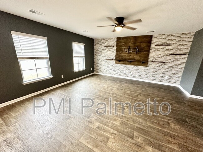 Photo - 335 Chetsley Dr