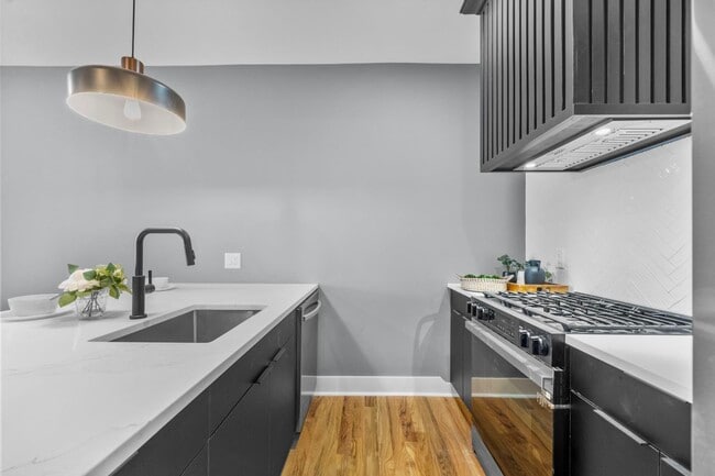 219 Clerk St Unit 1