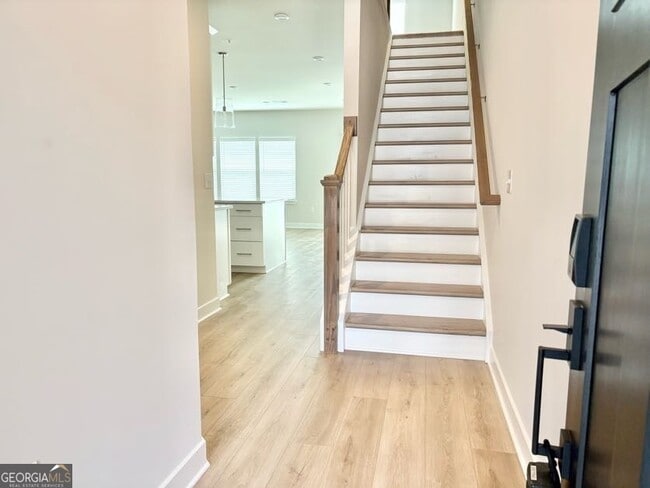 Photo - 555 Thatch Ter