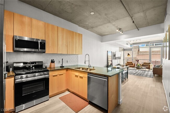 Building Photo - 353 E Bonneville Ave Unit 311 Rental