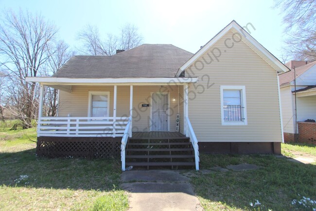 3 Bedroom 2 Bath - New On The Market! - 3 Bedroom 2 Bath - New On The Market! House