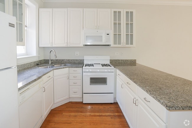Building Photo - 3852 N Southport Ave Unit 2 Rental