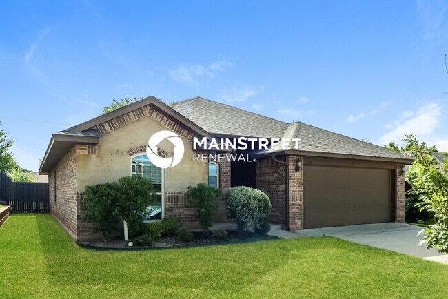 Photo - 3 Bedroom Pet-Friendly Home in NORMAN, OK with Main Street Renewal