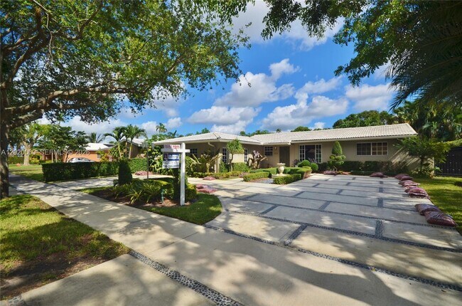 Photo - 14001 Cypress Ct