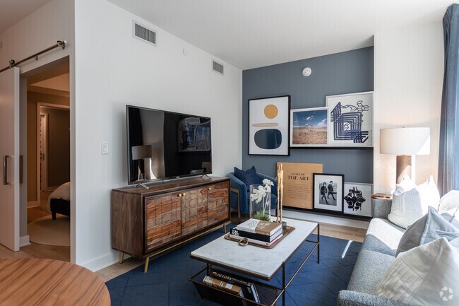 JR 1BR, 1BA - 601SF