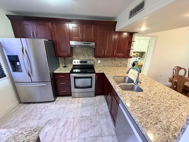 Building Photo - 1514 Whitehall Dr Unit 206