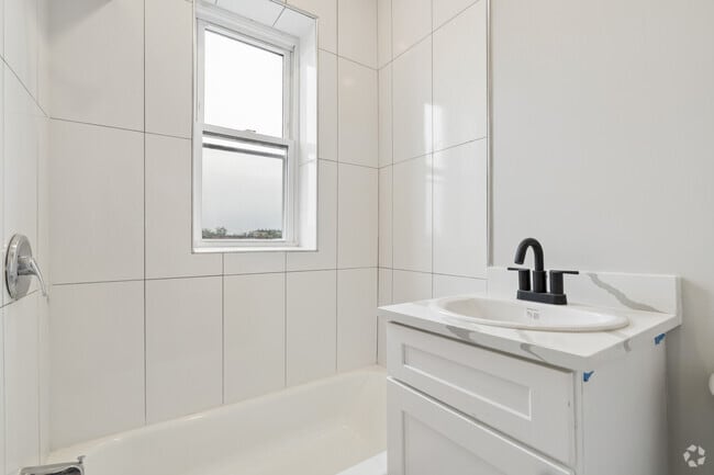 Studio 1BA - 450SF - Bathroom