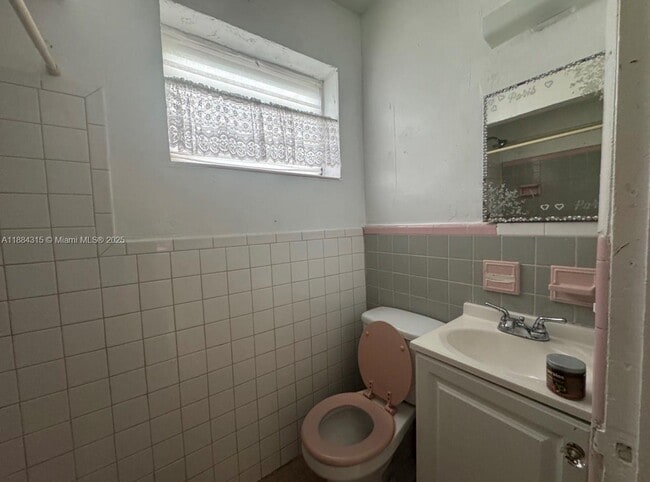 Photo - 1779 SW 5th St