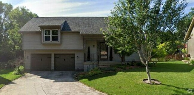 Building Photo - 807 Panther Valley Rental