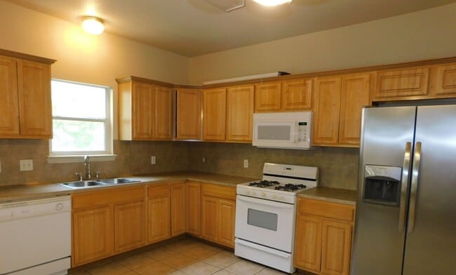 Photo - 1811MAPLE Unit 1811-A MAPLE