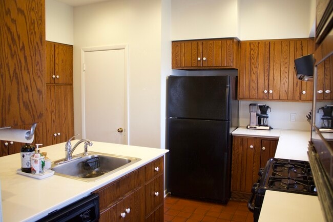 Photo - 1018 Oakwood Ave