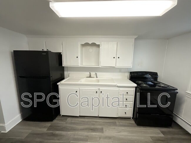 Photo - 932 W Princess St