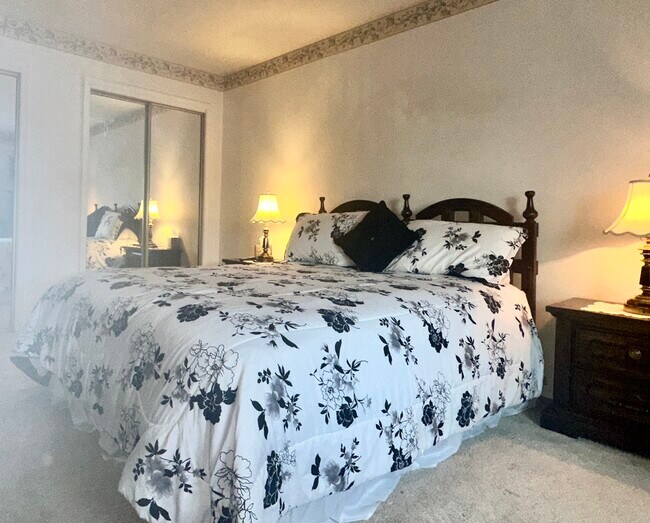 Bedroom - 76 Farm Rd Unit H