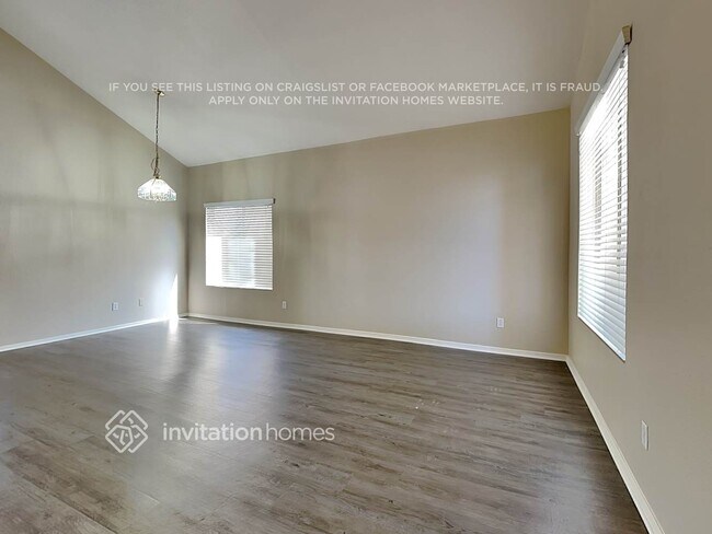 Photo - 3909 N 103rd Dr