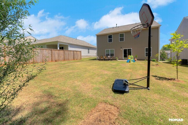 Photo - 208 Kernow Ln