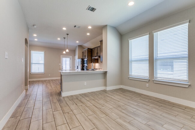 Photo - 14419 Rifleman Rd