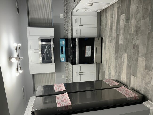 Photo - 1611 S Trumbull Ave Unit G