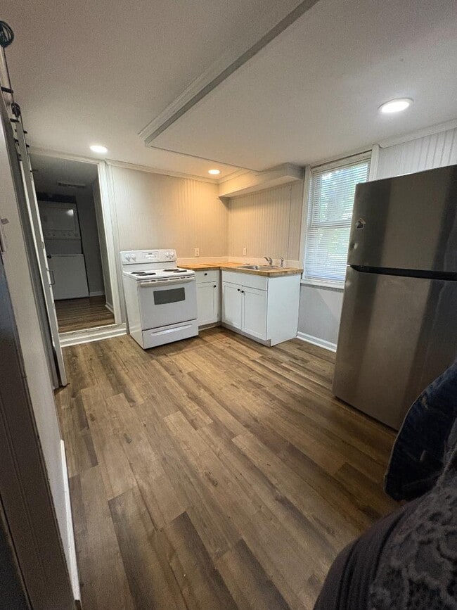Photo - 301 Walnut St