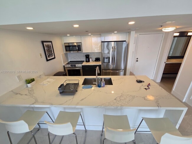 7601 E Treasure Dr Unidad 1902